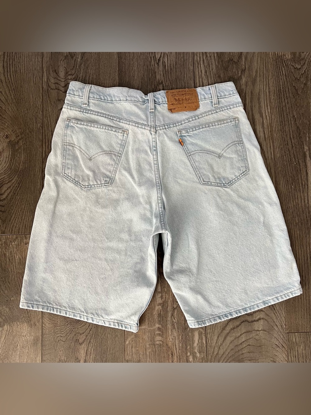 Vintage 90s LEVI’S 550 Relaxed Fit Denim Jean Shorts Jorts Orange Tab Size 36